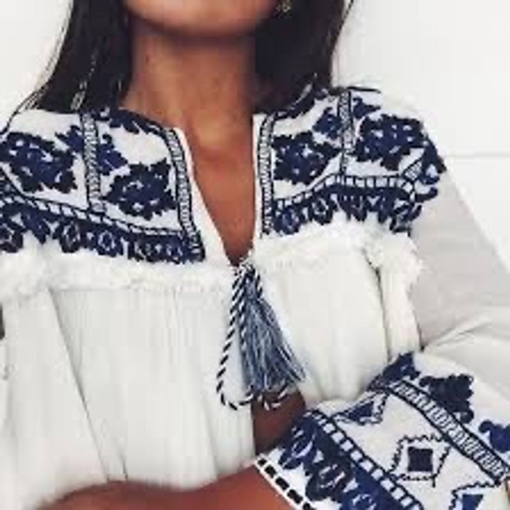NEW Zara Trafaluc Embroidered Smocked Cardigan Size Medium White and Blue Flawed - Picture 4 of 16